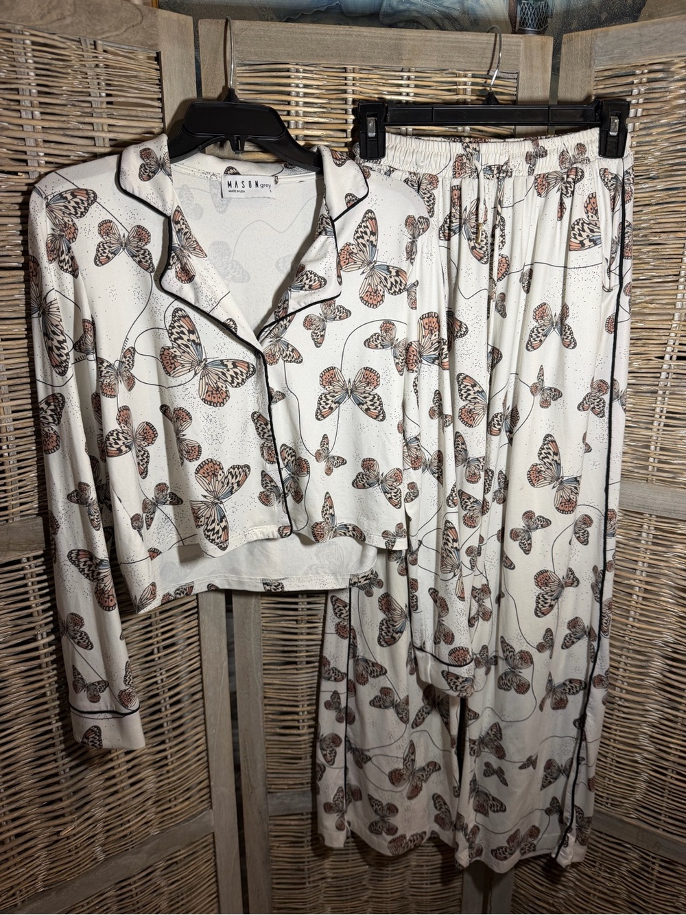 Mason Cream Cropped Long Sleebe Butterfly-Print Pajama Set - size Small